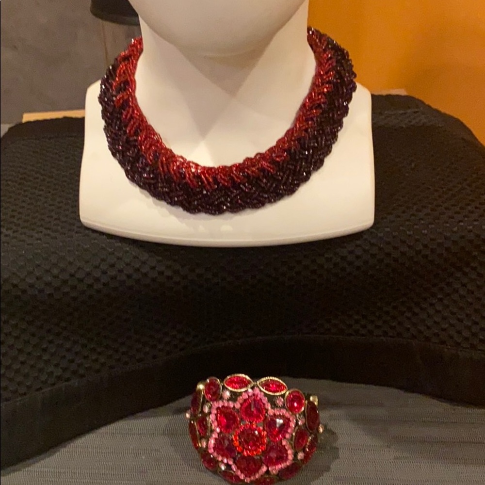 Bogo Necklace and bracelet set euc S#39
